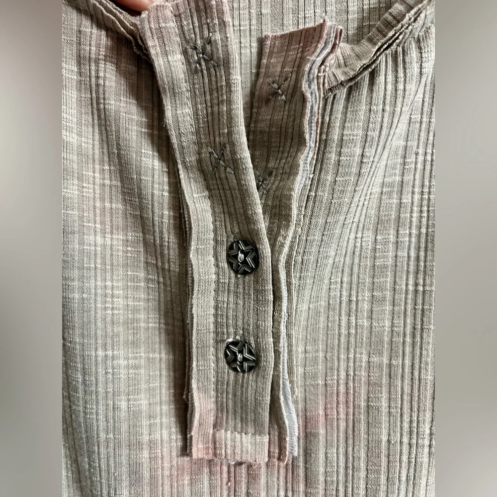 POL Women’s Ribbed Pink and Tan Tie Dye Short Sleeve Top with Button Details - Picture 3 of 8